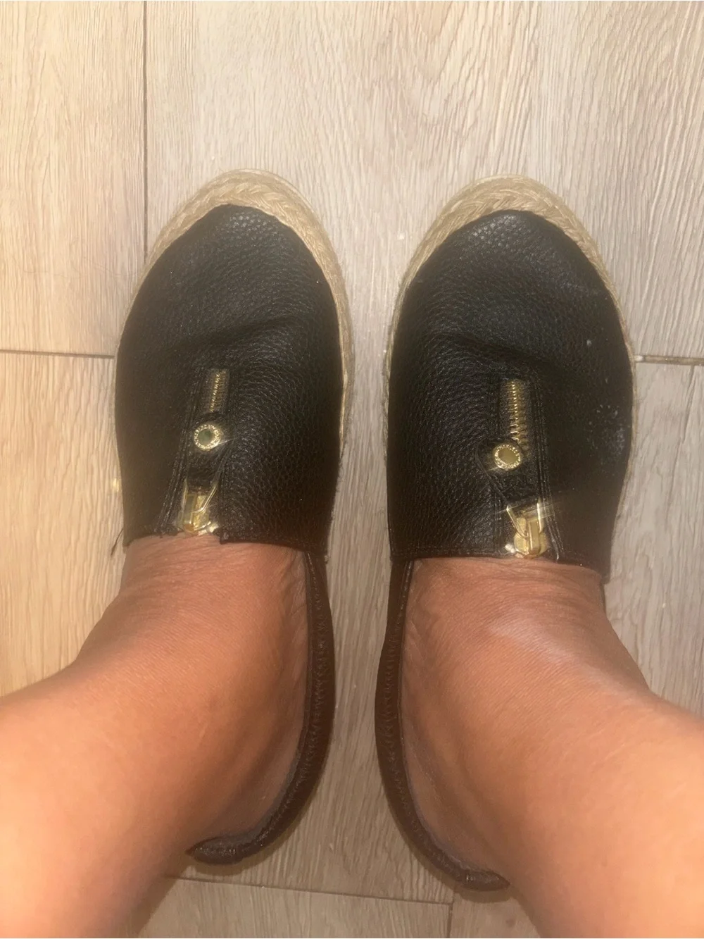 Source Unknown Black Espadrille Slip-Ons with Gold Trim - Picture 1 of 5